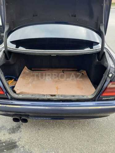 Mercedes E 220 2000, 300,000 km - 2.2 l - Bakı