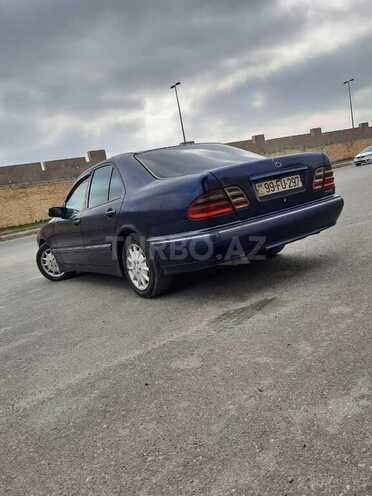 Mercedes E 220 2000, 300,000 km - 2.2 l - Bakı