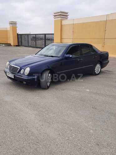 Mercedes E 220 2000, 300,000 km - 2.2 l - Bakı
