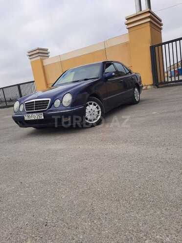 Mercedes E 220 2000, 300,000 km - 2.2 l - Bakı