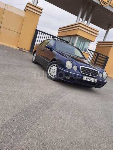 Mercedes E 220 2000, 300,000 km - 2.2 l - Bakı