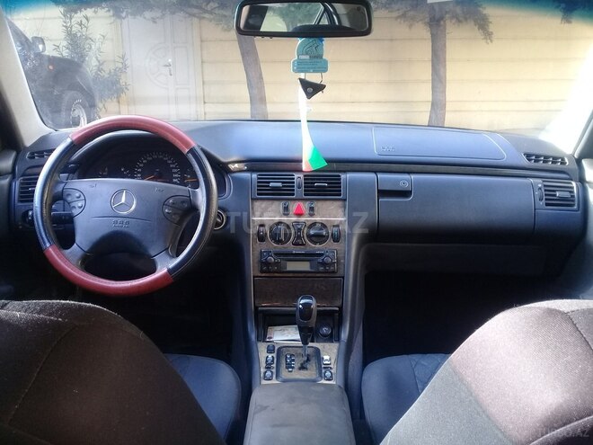 Mercedes E 200 2001, 315,500 km - 2.0 l - Bakı