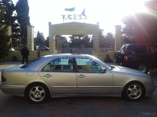 Mercedes E 200 2001, 315,500 km - 2.0 l - Bakı