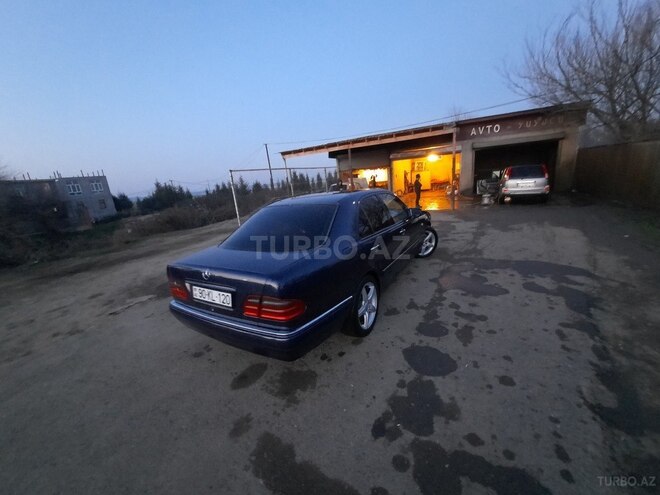Mercedes E 240 1998, 445,000 km - 2.4 l - Masallı