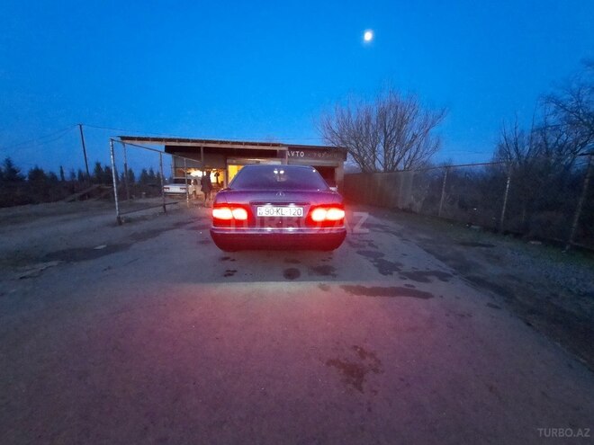 Mercedes E 240 1998, 445,000 km - 2.4 l - Masallı