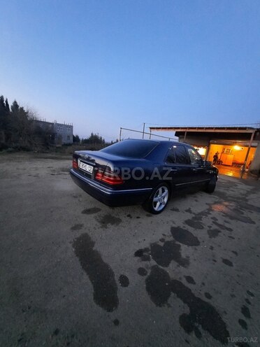 Mercedes E 240 1998, 445,000 km - 2.4 l - Masallı