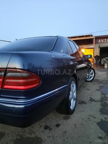 Mercedes E 240 1998, 445,000 km - 2.4 l - Masallı