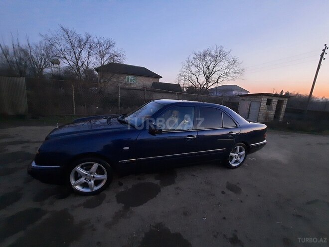 Mercedes E 240 1998, 445,000 km - 2.4 l - Masallı