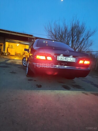 Mercedes E 240 1998, 445,000 km - 2.4 l - Masallı