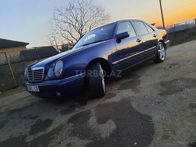 Mercedes E 240 1998, 445,000 km - 2.4 l - Masallı