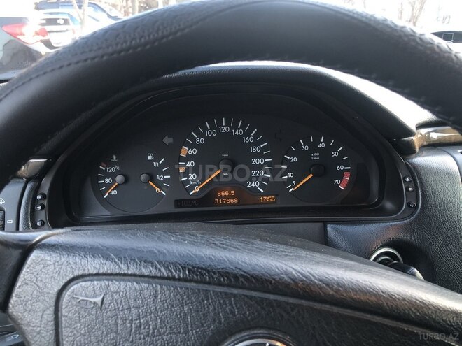 Mercedes E 240 1999, 317,000 km - 2.6 l - Bakı