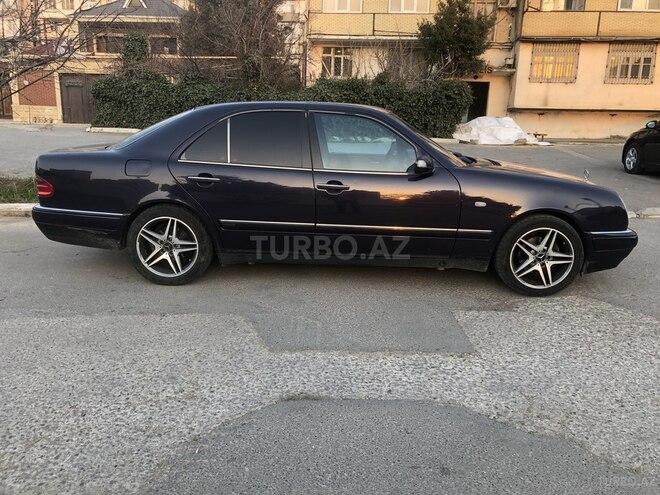 Mercedes E 240 1999, 317,000 km - 2.6 l - Bakı