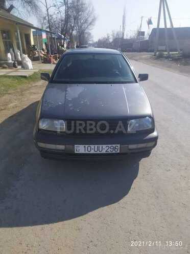 Volkswagen Vento 1993, 350,000 km - 2.0 l - Yevlax