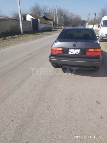Volkswagen Vento 1993, 350,000 km - 2.0 l - Yevlax