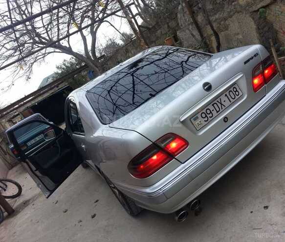 Mercedes E 220 2001, 280,000 km - 2.2 l - Bakı