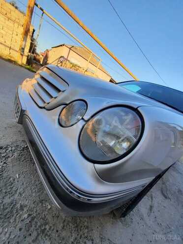 Mercedes E 220 2001, 280,000 km - 2.2 l - Bakı