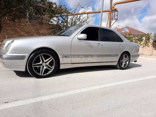 Mercedes E 220 2001, 280,000 km - 2.2 l - Bakı