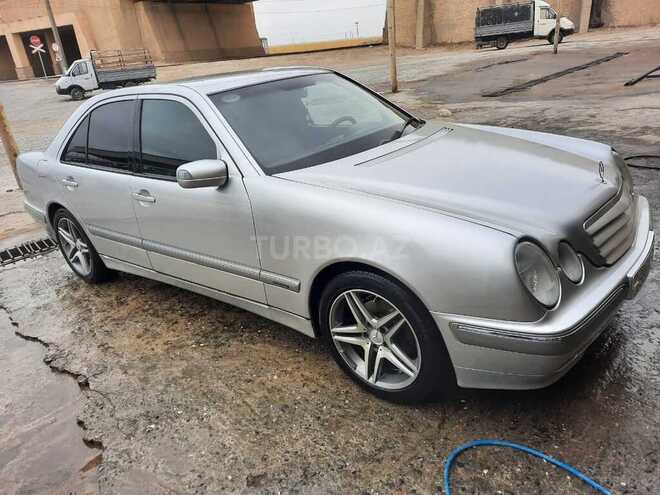 Mercedes E 220 2001, 280,000 km - 2.2 l - Bakı