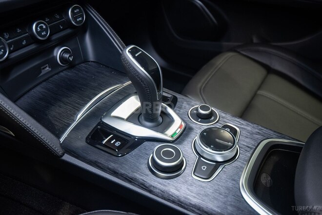 Alfa Romeo Stelvio 2020, 0 km - 2.0 л - Bakı