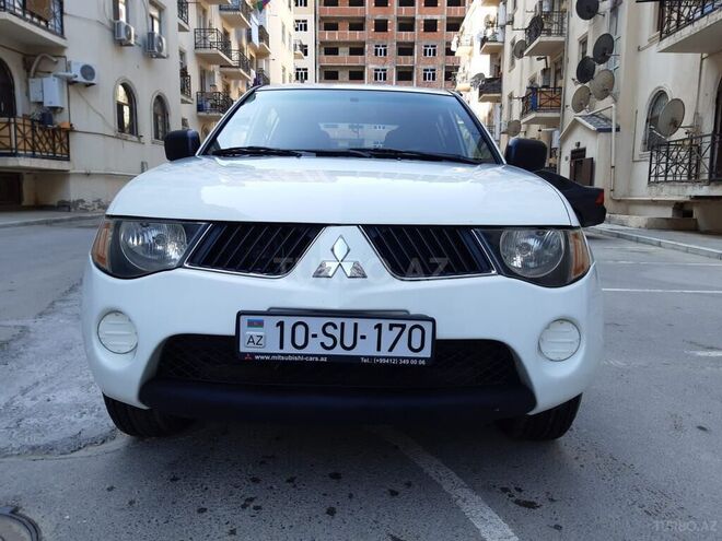 Mitsubishi L200 2006, 390,000 km - 2.4 l - Bakı