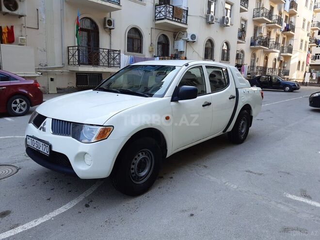 Mitsubishi L200 2006, 390,000 km - 2.4 l - Bakı