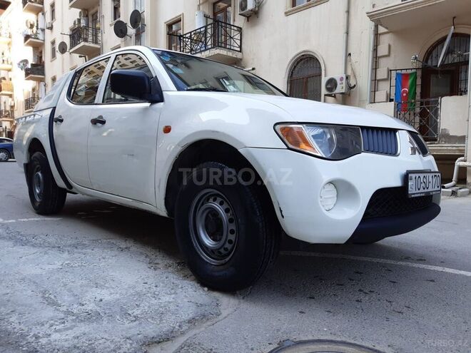 Mitsubishi L200 2006, 390,000 km - 2.4 l - Bakı