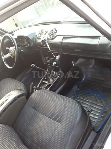 LADA (VAZ) 2106 1988, 400,000 km - 1.5 l - Qax