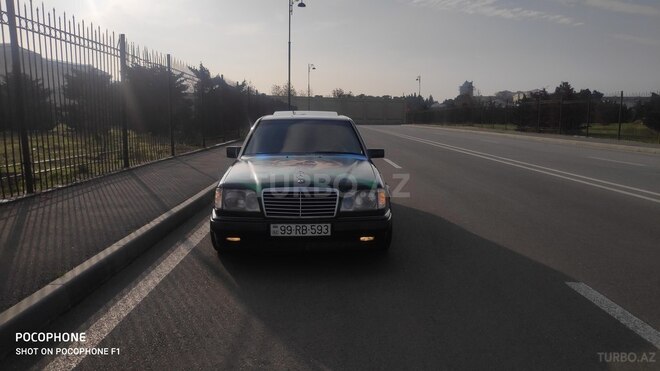 Mercedes E 220 1995, 270,000 km - 2.2 l - Bakı