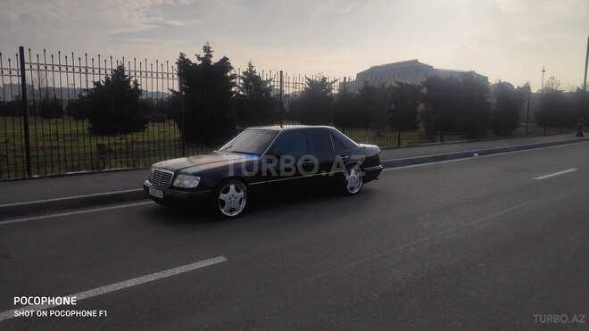 Mercedes E 220 1995, 270,000 km - 2.2 l - Bakı
