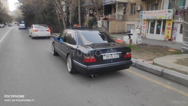 Mercedes E 220 1995, 270,000 km - 2.2 l - Bakı