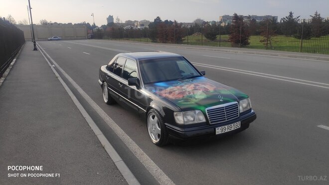Mercedes E 220 1995, 270,000 km - 2.2 l - Bakı