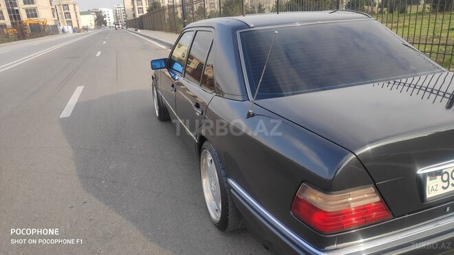 Mercedes E 220 1995, 270,000 km - 2.2 l - Bakı
