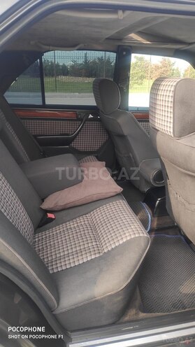 Mercedes E 220 1995, 270,000 km - 2.2 l - Bakı
