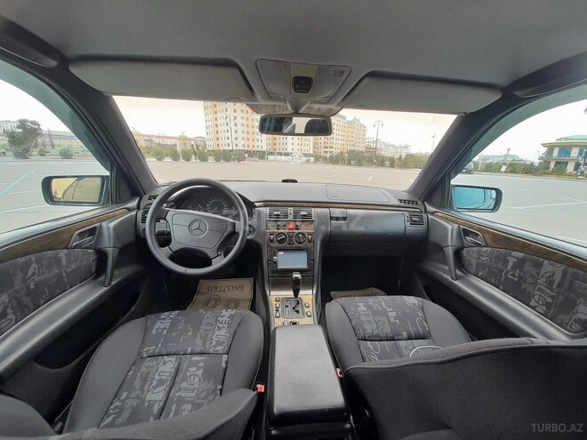 Mercedes E 280 1998, 220,000 km - 2.8 l - Sumqayıt