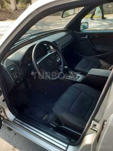 Mercedes C 240 1999, 200,000 km - 0.3 l - Şəki