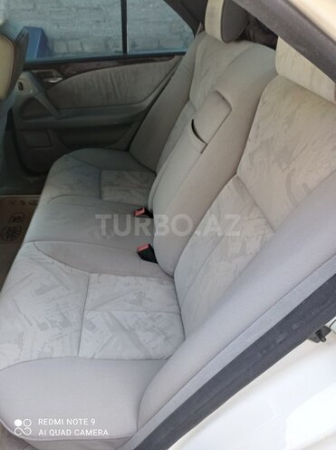 Mercedes E 320 1996, 319,800 km - 3.2 l - Bakı