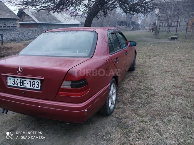 Mercedes C 200 1995, 210,598 km - 2.2 л - Qax