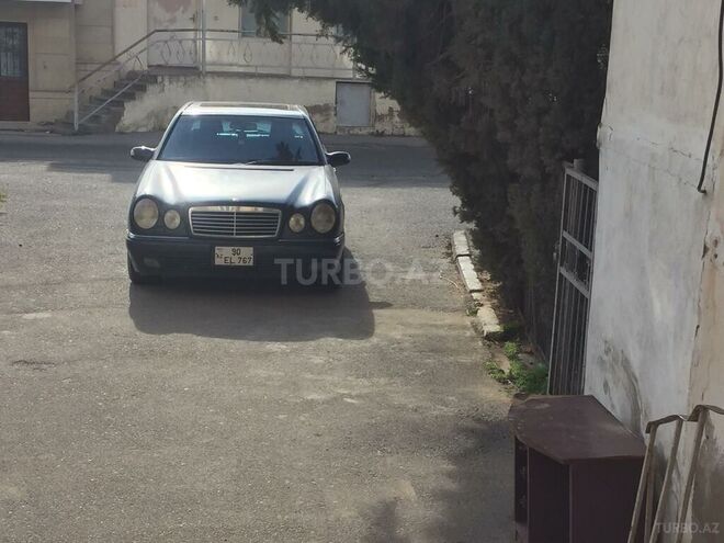 Mercedes E 320 1999, 436,000 km - 3.2 l - Bakı