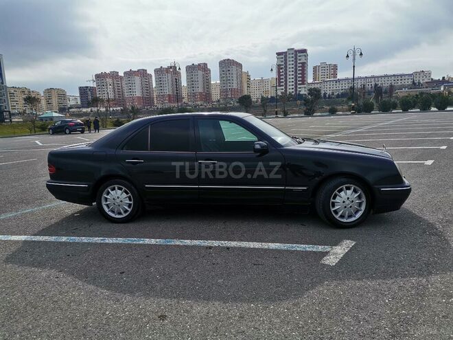 Mercedes E 240 2000, 302,000 km - 2.6 л - Sumqayıt