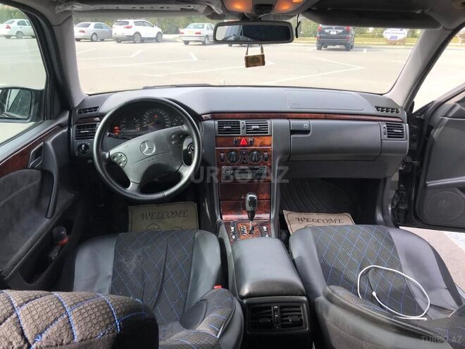 Mercedes E 240 2000, 302,000 km - 2.6 л - Sumqayıt