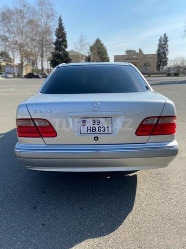 Mercedes E 240 2001, 174,000 km - 2.6 л - Goranboy