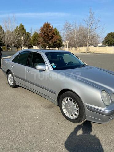 Mercedes E 240 2001, 174,000 km - 2.6 л - Goranboy