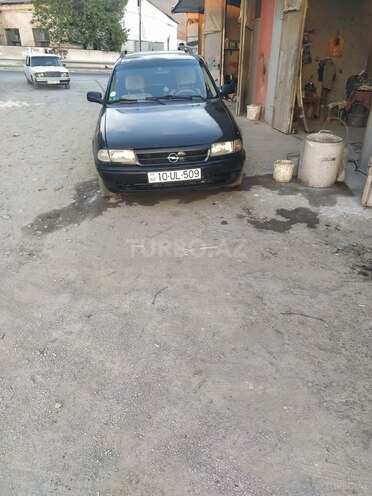 Opel Astra 1995, 444,000 km - 1.6 л - Şəki