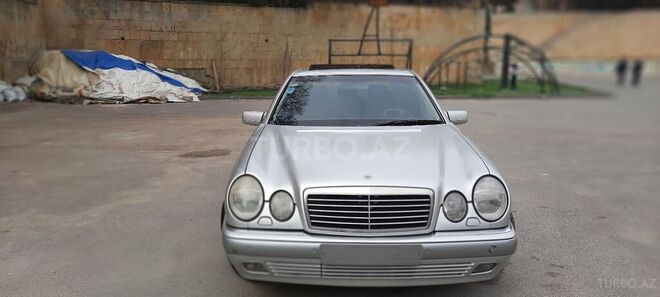 Mercedes E 280 1999, 236,340 km - 2.8 l - Bakı