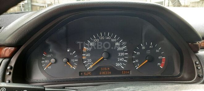 Mercedes E 280 1999, 236,340 km - 2.8 l - Bakı