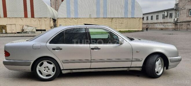 Mercedes E 280 1999, 236,340 km - 2.8 l - Bakı