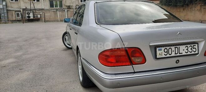 Mercedes E 280 1999, 236,340 km - 2.8 l - Bakı