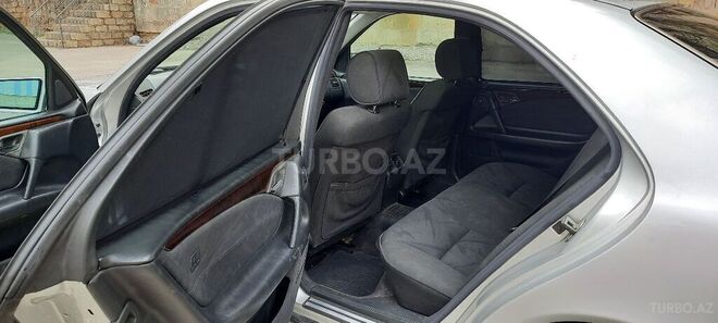 Mercedes E 280 1999, 236,340 km - 2.8 l - Bakı