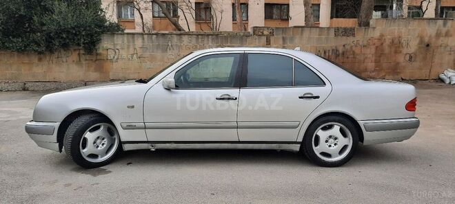 Mercedes E 280 1999, 236,340 km - 2.8 l - Bakı