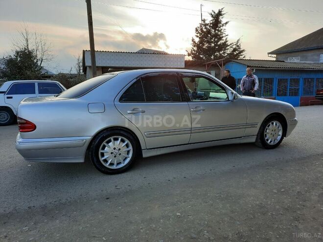 Mercedes E 220 2000, 495,850 km - 2.2 l - Bakı